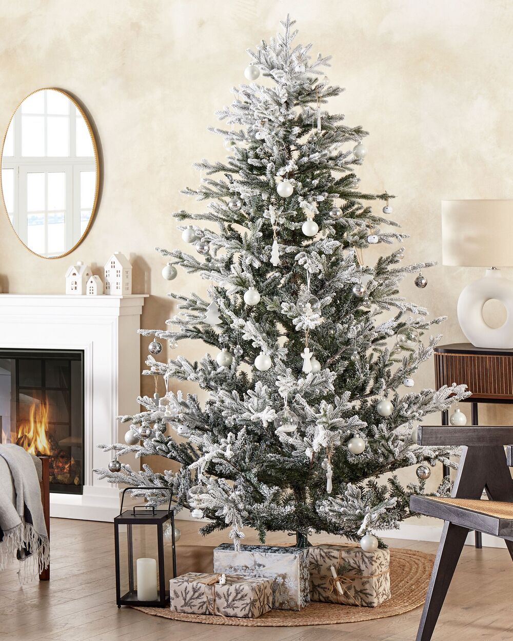 Besneeuwde kunstkerstboom BRISCO 210 cm Wit