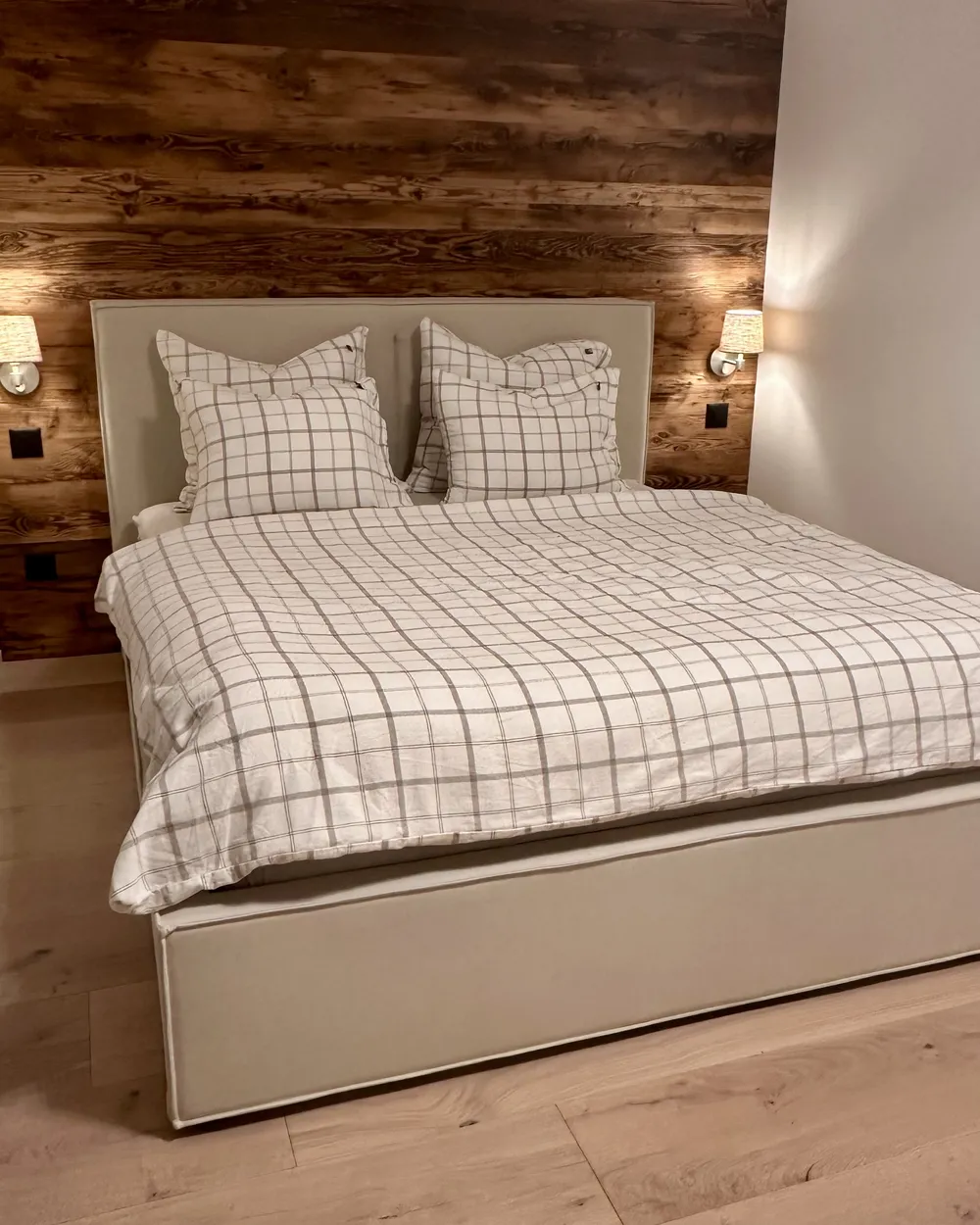 Bett mit Stauraum MOISSAC Stoff Beige 180 x 200 cm_953324