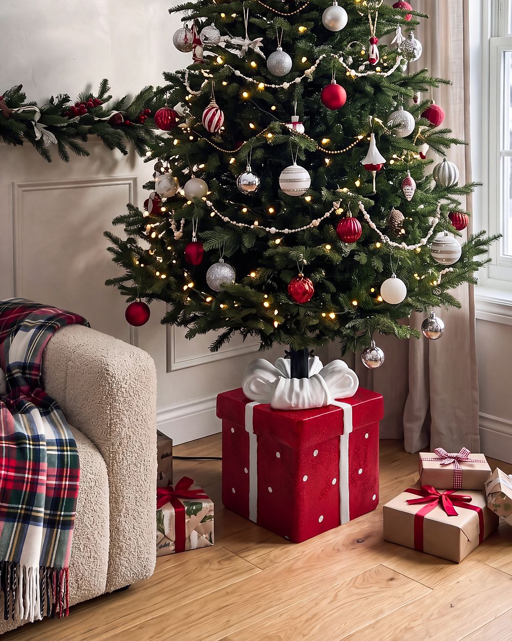 Christmas Tree Stand KAUKOLA 28 cm Christmas Gifts Red