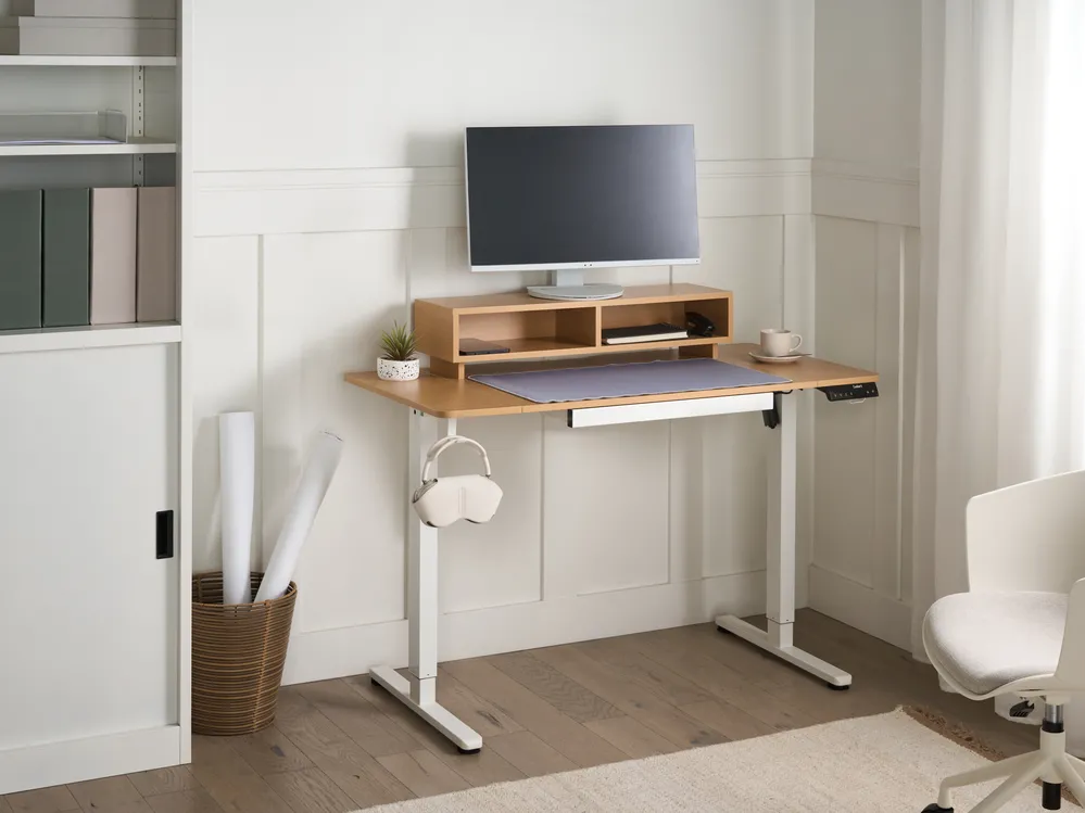 Schreibtisch elektrisch höhenverstellbar LUCAMA 120 cm 60 cm mit USB-Anschluss Hellbraun / Weiß