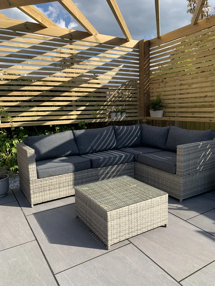 Garten Ecksofa mit Tisch 4-Sitzer AVOLA Polyrattan Grau linksseitig_824278