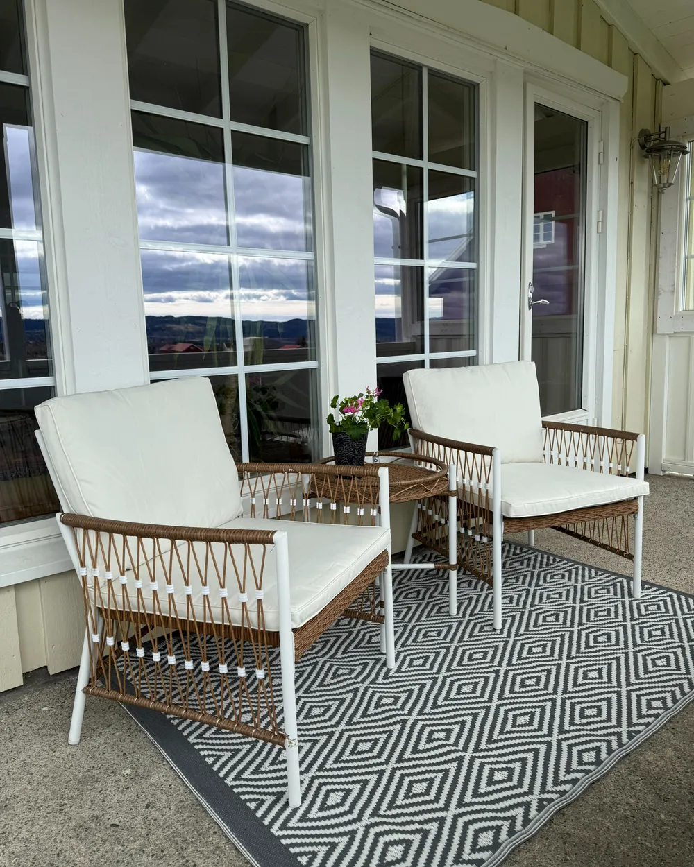 Bistro Set inkl. Kissen LEVICO Metall Weiß_991857