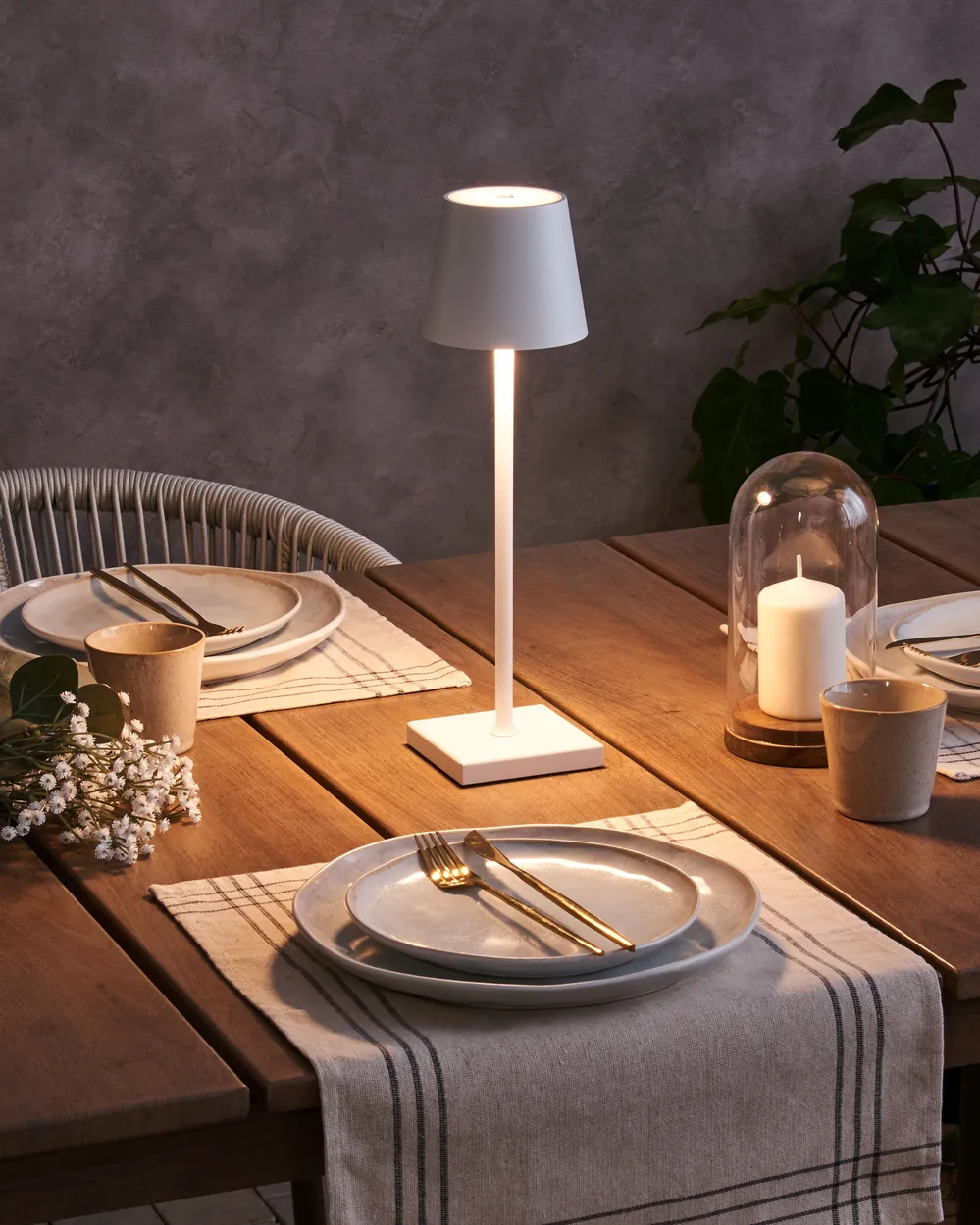 Kabellose LED Tischlampe BACEIRO mit Dimmer Metall Weiß