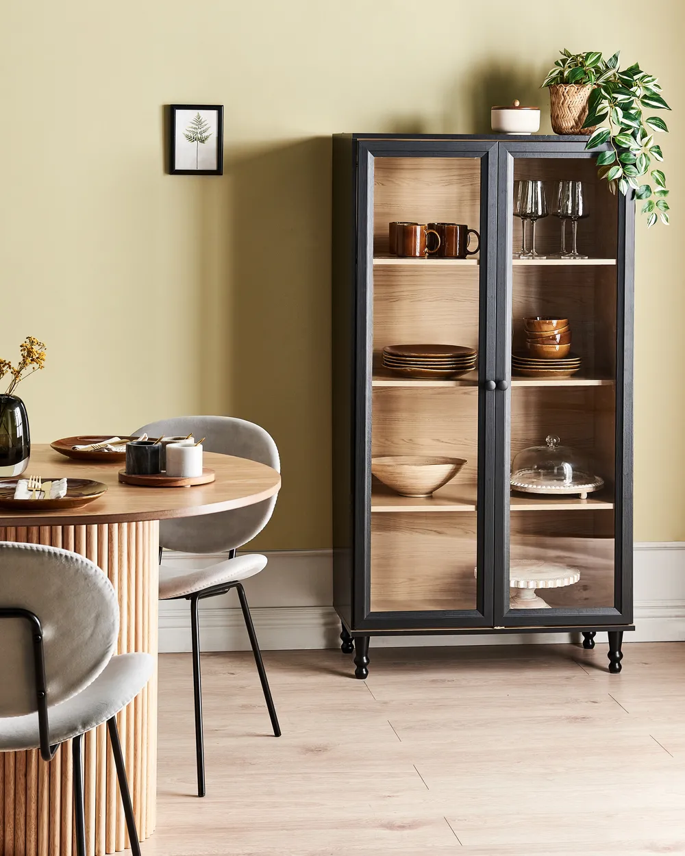 Vitrine mit Glastüren TINGLEDALE 80 cm Schwarz