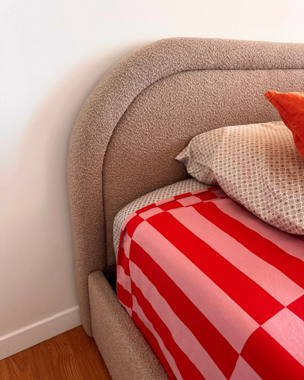 Bett mit Stauraum QUILLIEN Bouclé Beige 180 x 200 cm_1163704