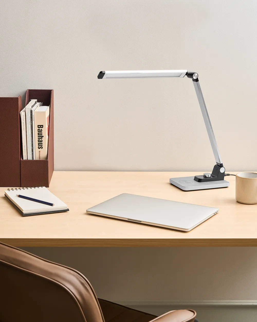 LED Schreibtischlampe ENIF mit kabellosem Ladegerät Silber_1018848