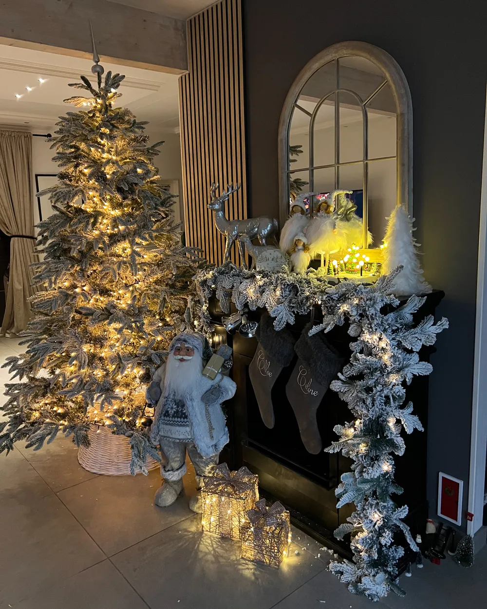 Artificial Snowy Christmas Tree BASSIE 210 cm White_845761
