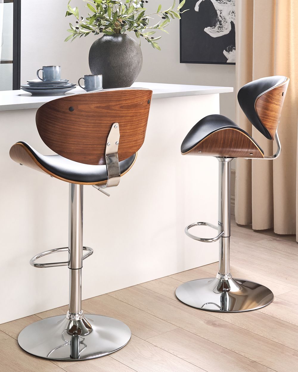 Set mit 2 Barstühlen ROTTERDAM drehbar Kunstleder Schwarz