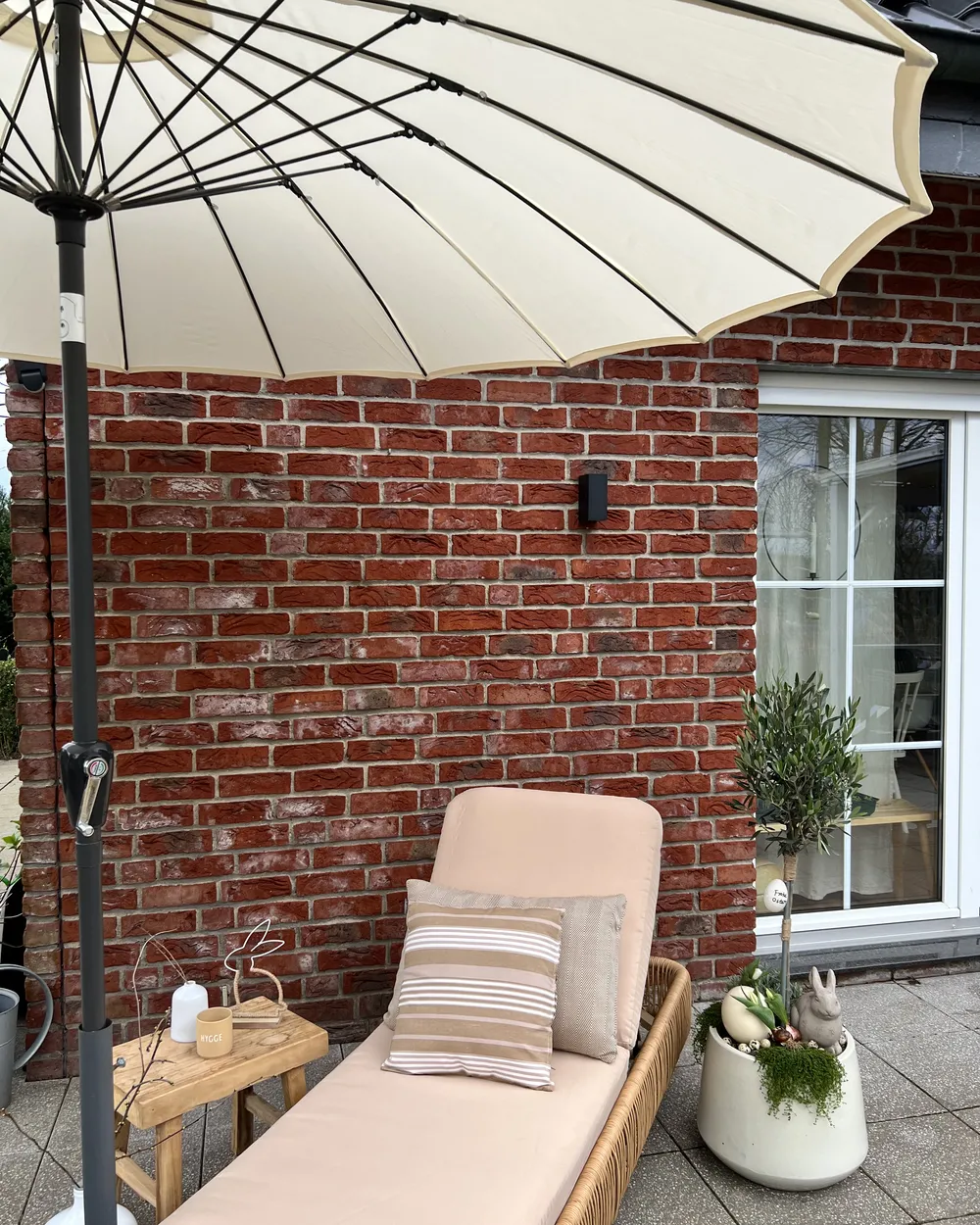 Sun Lounger with Cushion OSINI Reclining PE Rattan Beige_915837