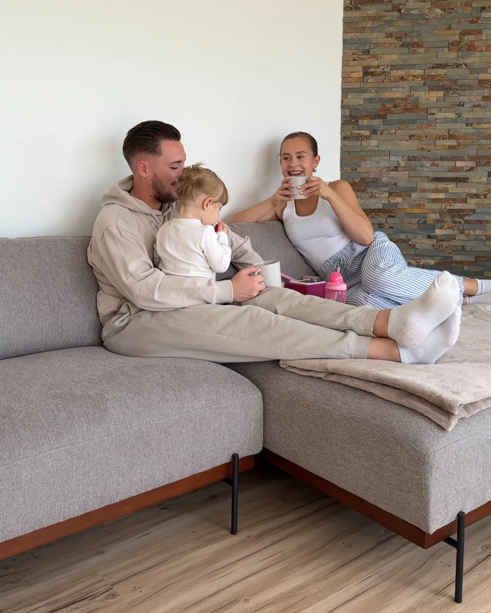 Ecksofa 4-Sitzer MARIFERD Stoff Hellbraun linksseitig_1018343