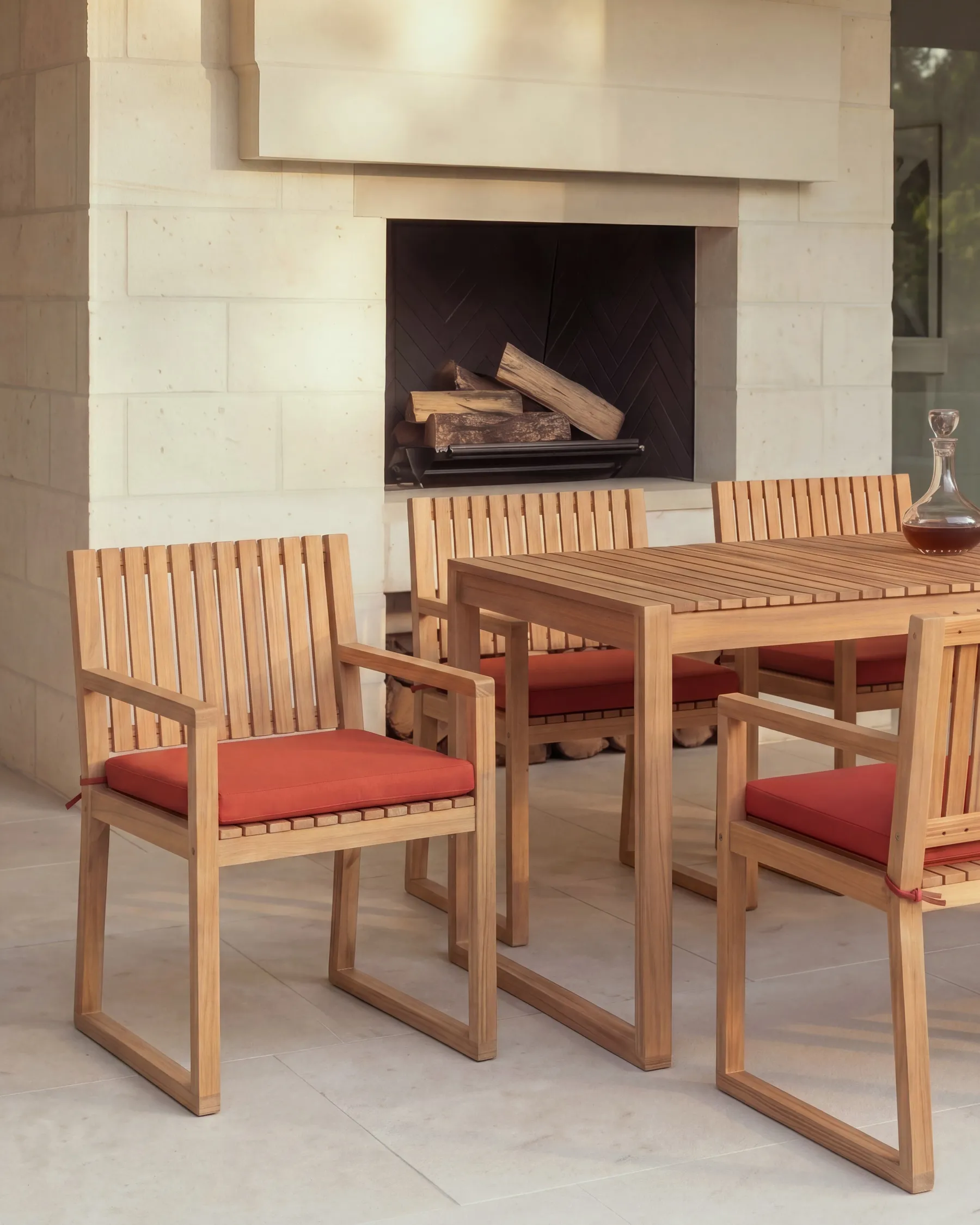 Set mit 2 Stühlen und Sitzkissen SASSARI PREMIUM zertifiziertes Akazienholz Rot_991215