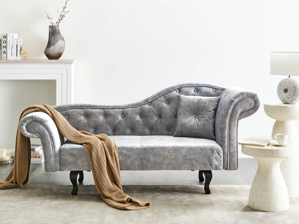 Rechtsseitige Chaiselongue LATTES II mit Kissen Samtstoff Grau