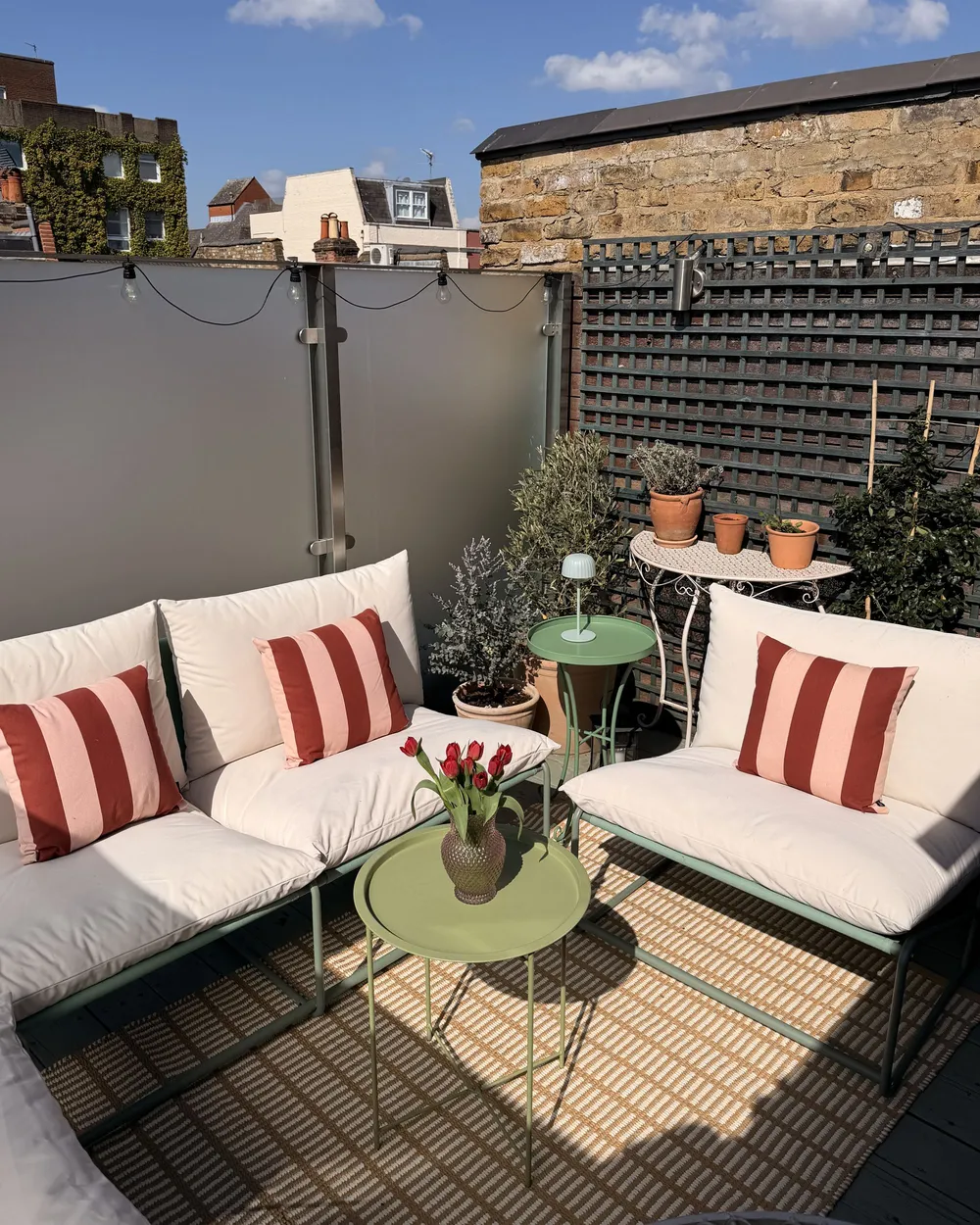 Outdoor Beistelltisch CAVINIA 40 cm 40 cm Metall Grün_1124264