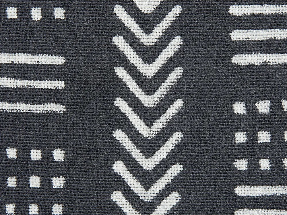 Dekokissen 2er Set BENZOIN 45 x 45 cm Baumwolle Schwarz Geometrisches Muster_838901