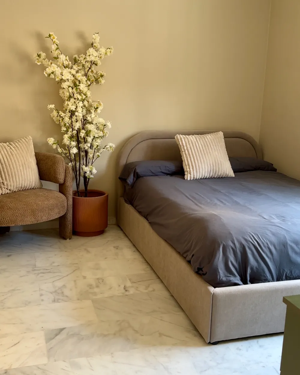 Bett mit Stauraum QUILLIEN Chenillegewebe Taupe 140 x 200 cm_1076646