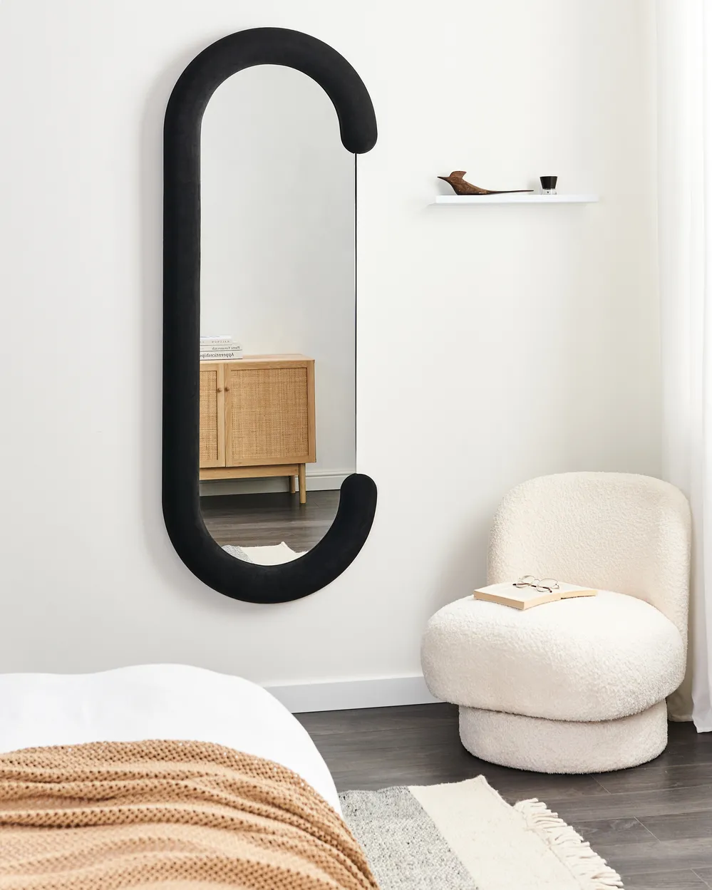 Wandspiegel LOCHES 54 cm 158 cm Samtstoff Schwarz