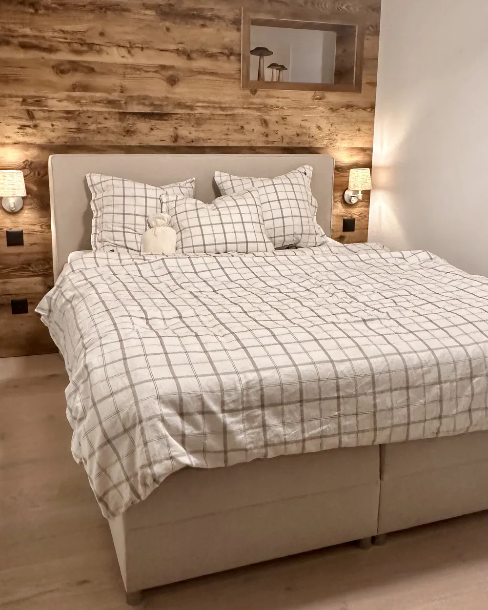 Boxspringbett mit Stauraum MINISTER Stoff Hellbeige 160 x 200 cm_953255