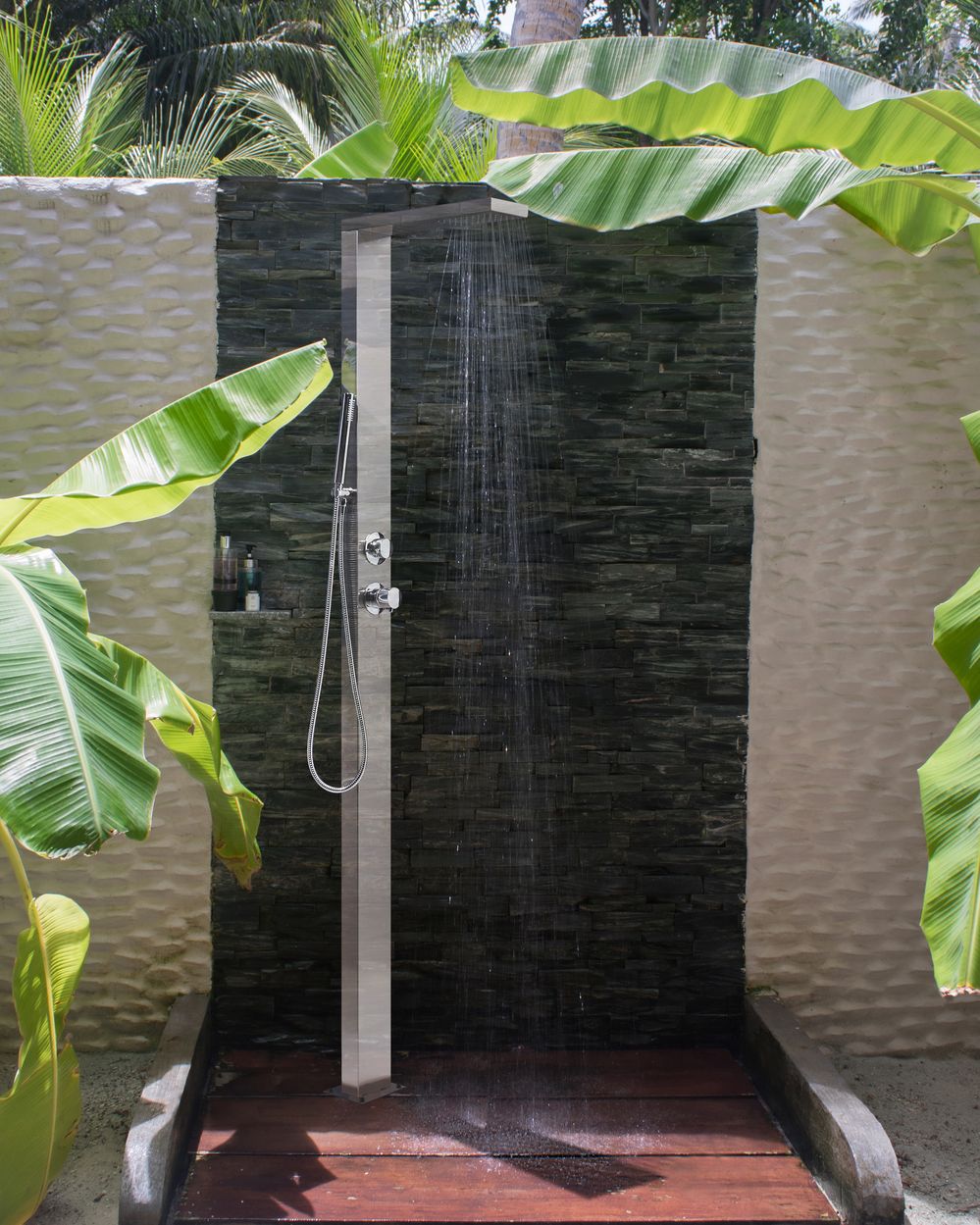 Freistehende Gartendusche LOTZORAI Silber