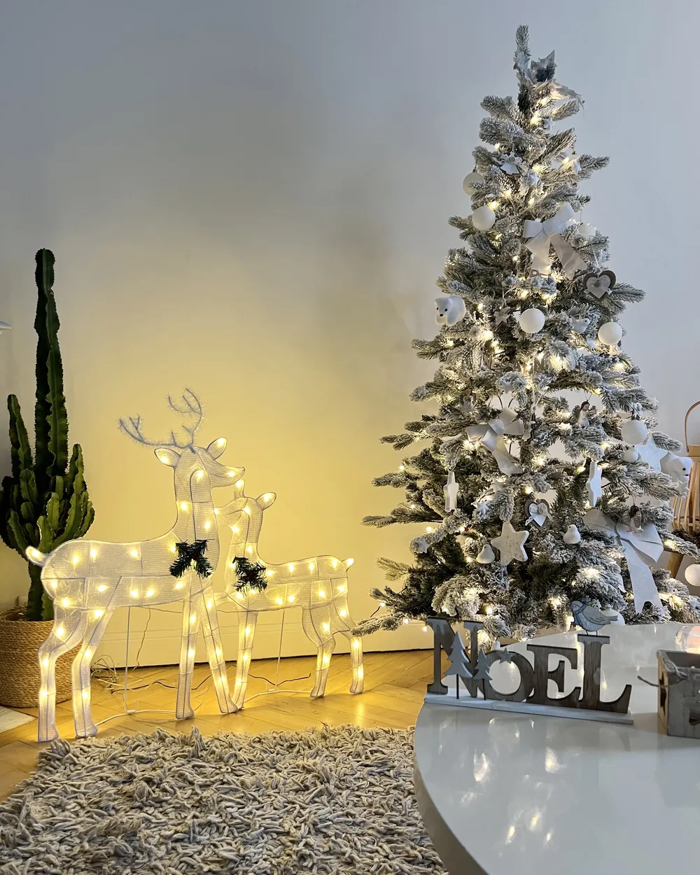 Artificial Snowy Christmas Tree LED TATLOW 180 cm Green_842725