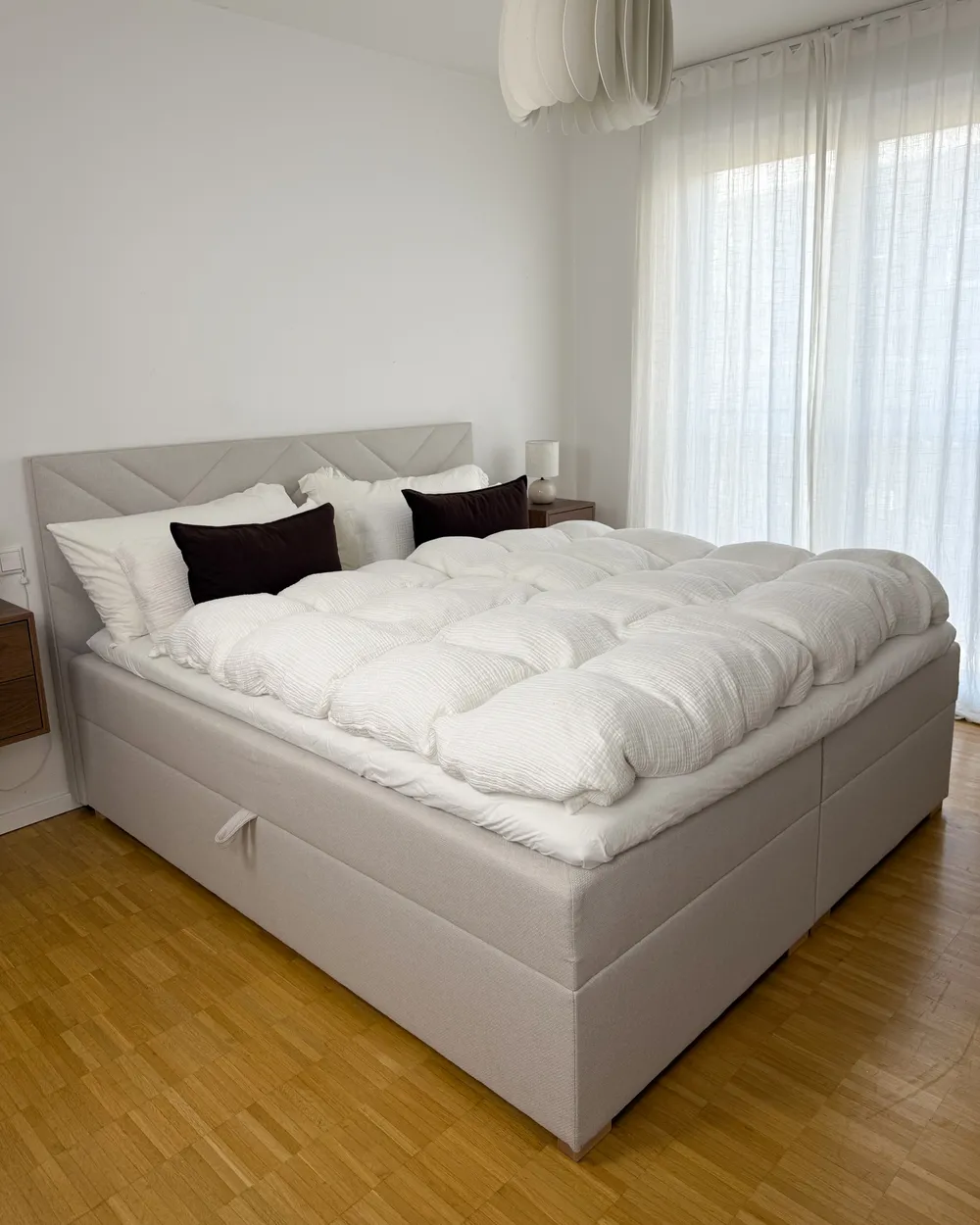 Boxspringbett mit Stauraum ESQUIRE Stoff Cremeweiß 180 x 200 cm_1031487