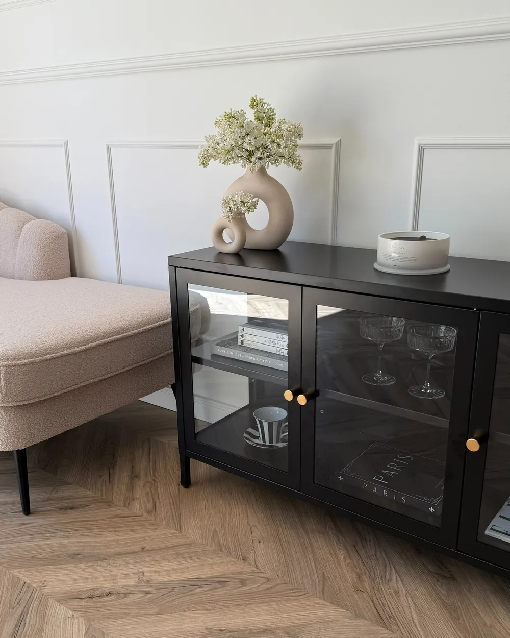 Sideboard mit Glastüren NEWPORT 115 cm Metall Schwarz_983010