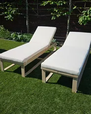 Sonnenliege mit Kissen AZZANELLO mit Relaxfunktion Akazienholz Cremeweiß_989080