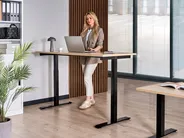 Schreibtisch elektrisch höhenverstellbar DESTINES 160 cm 72 cm Schwarz / Hellbraun_1000347
