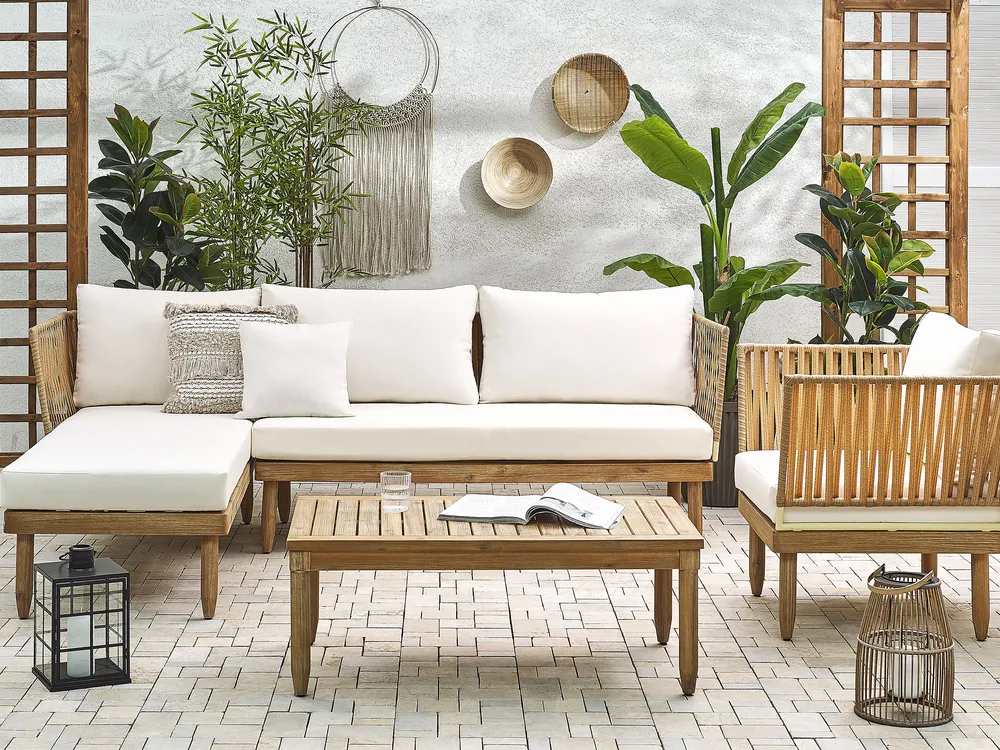 Lounge Set mit Tisch 4-Sitzer CREMONA Akazienholz Hellbraun / Cremeweiß rechtsseitig