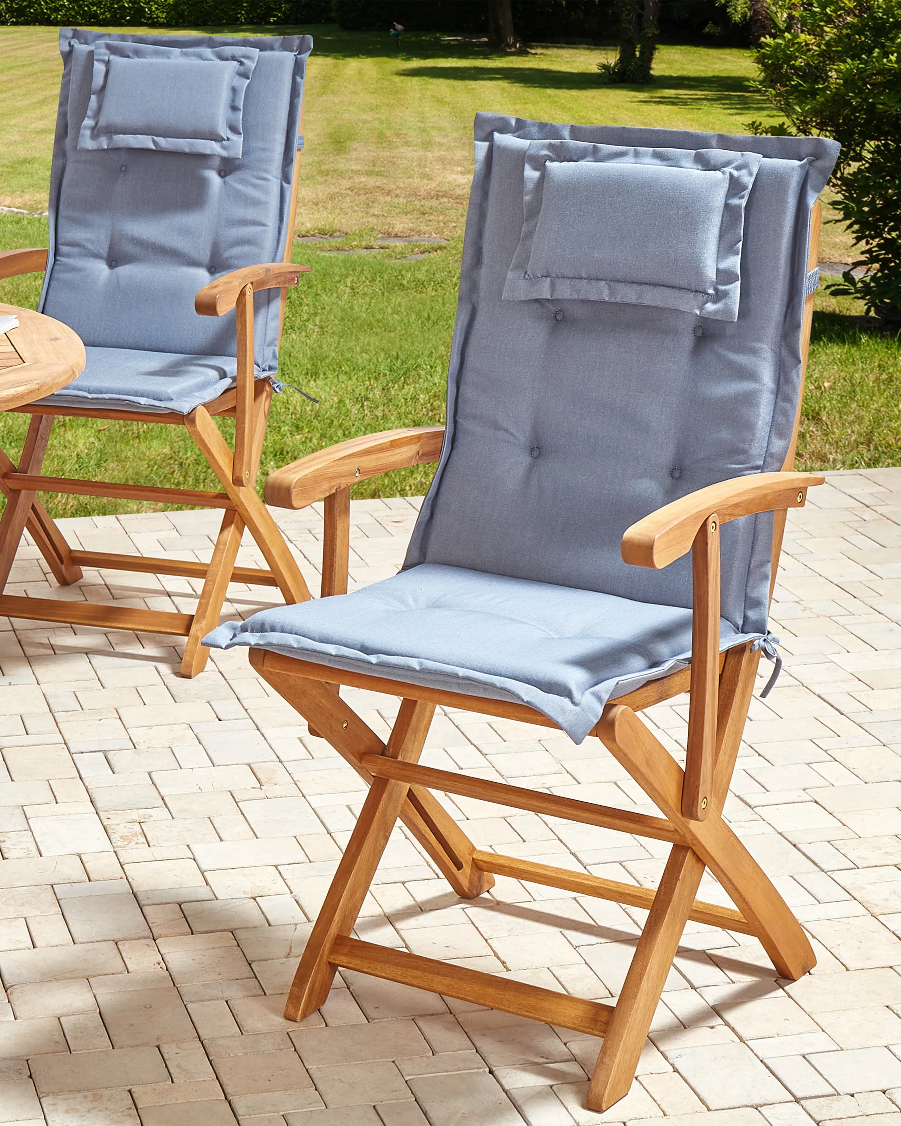 Set mit 2 Stühlen und Sitzkissen MAUI II Akazienholz Blau_926565