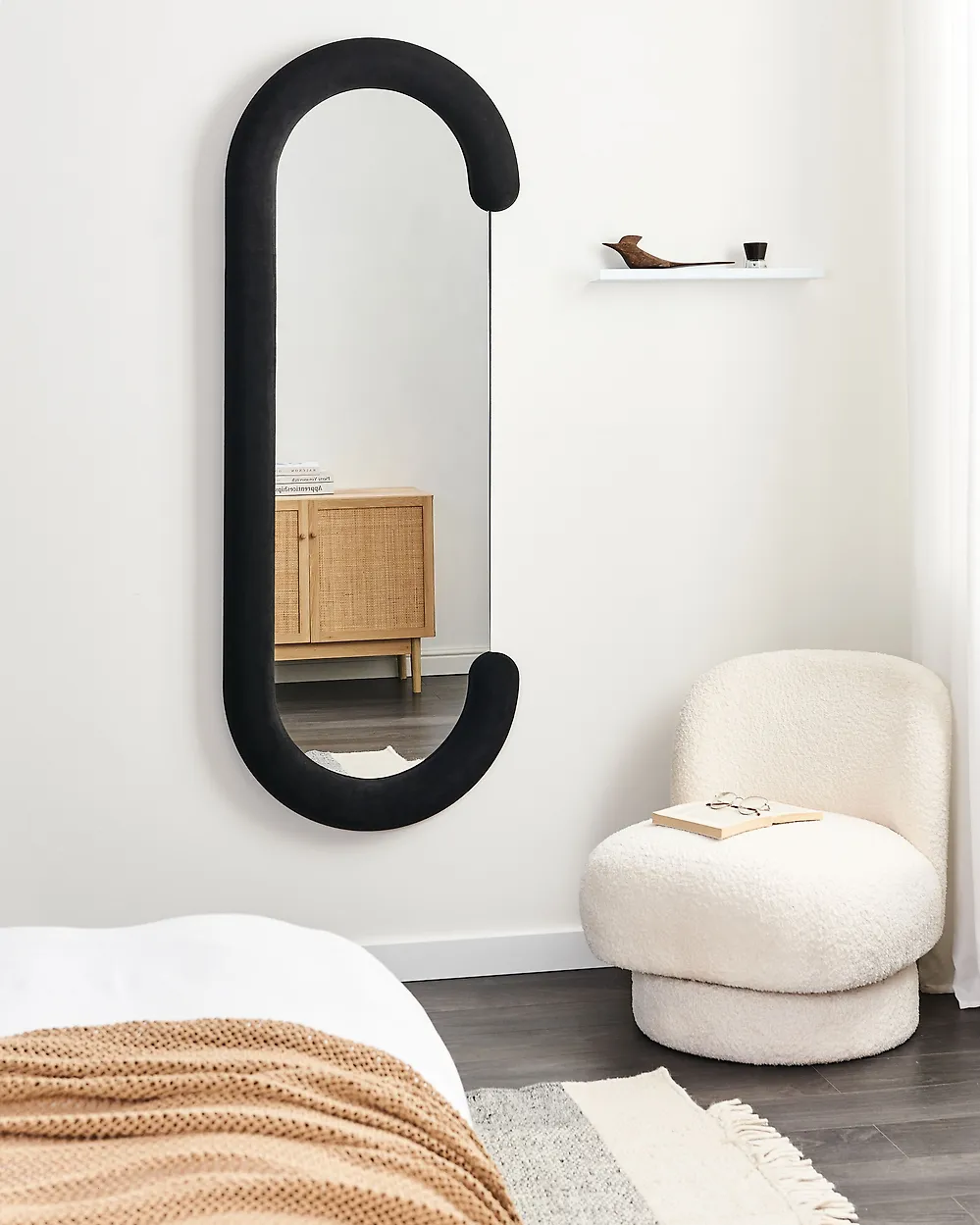 Wandspiegel LOCHES 54 cm 158 cm Samtstoff Schwarz_1175603