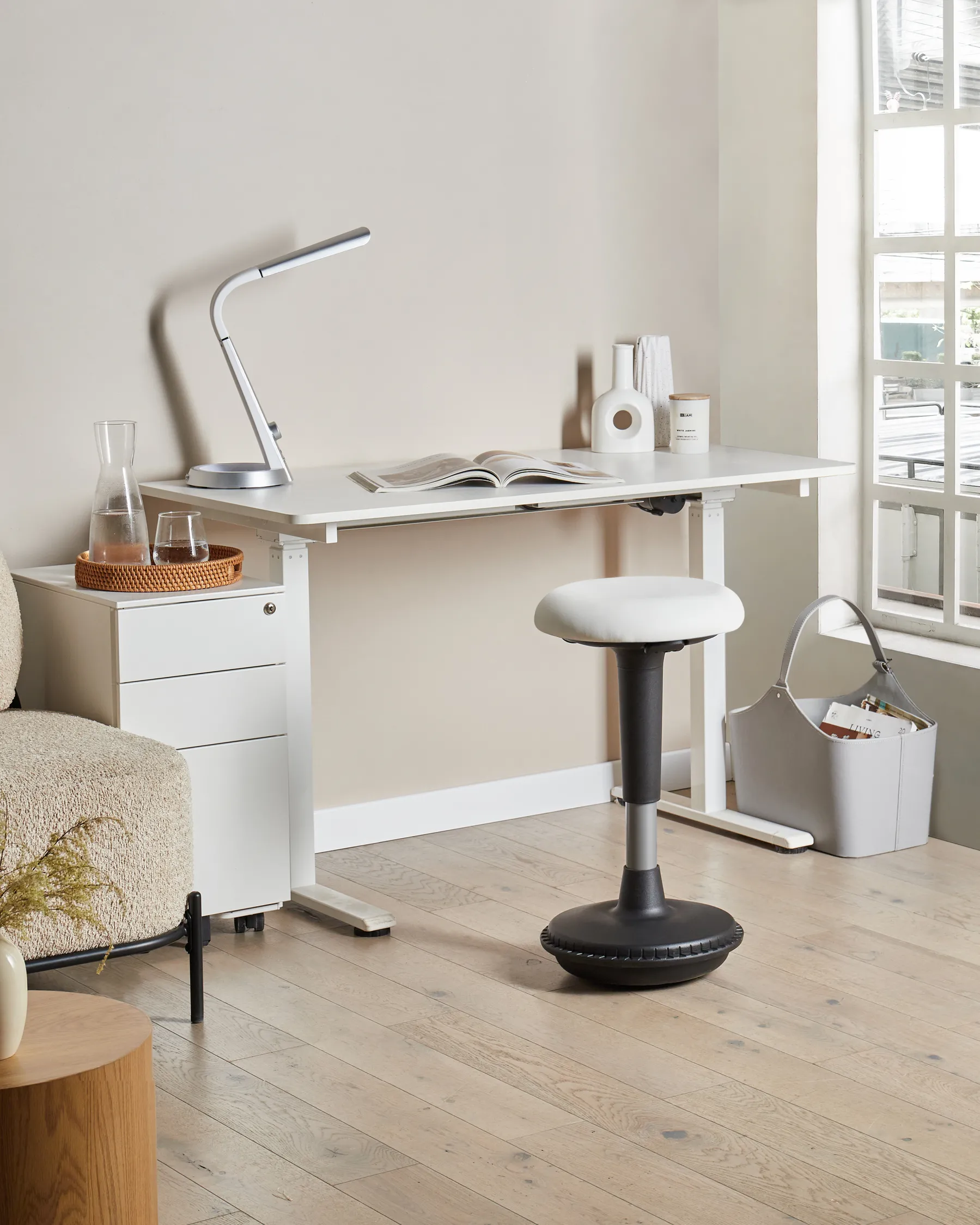 Wobble Stool ESTELL Faux Leather White_1007039