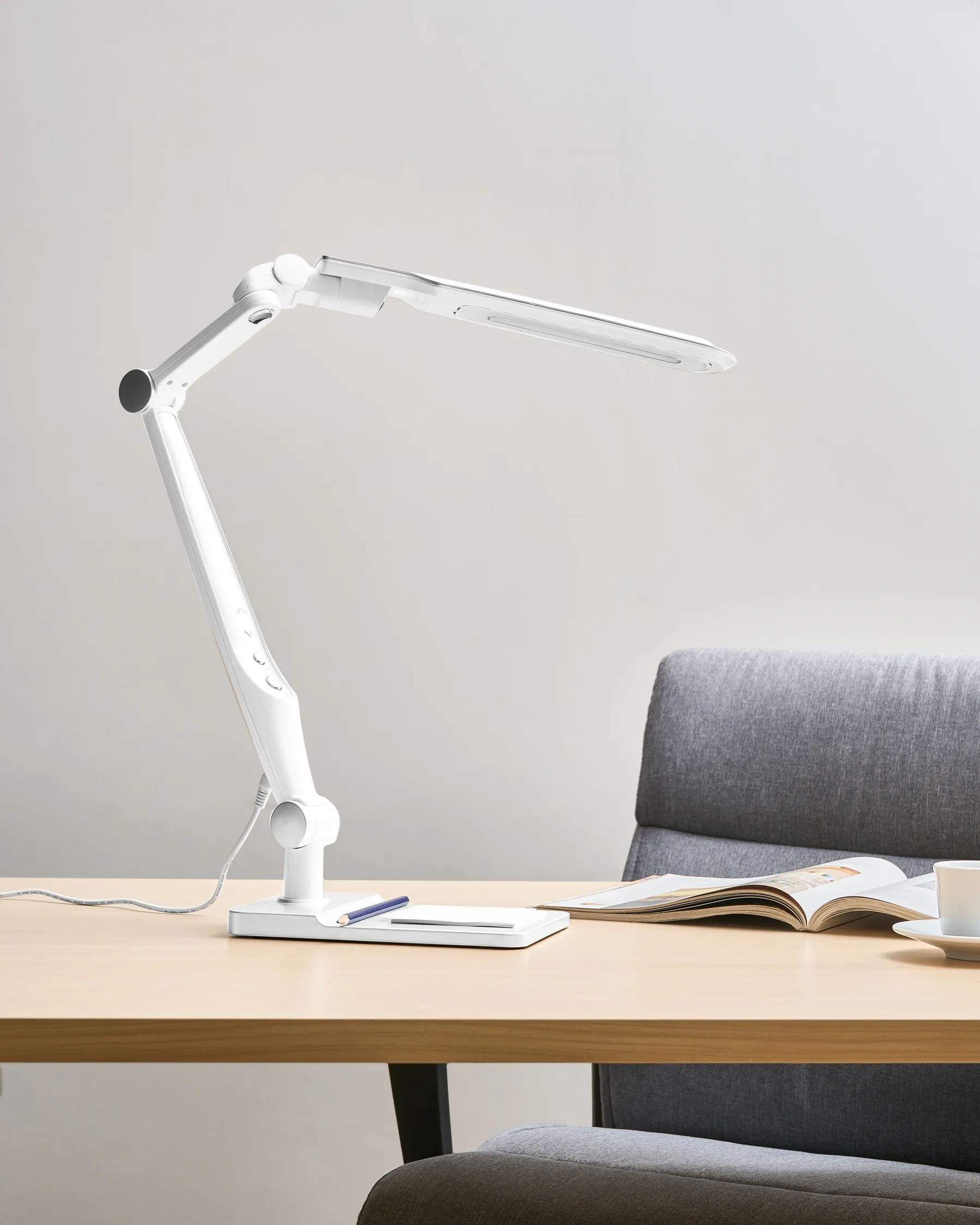LED Desk Lamp PEGASI with Dimmer Silver_1018344