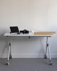 Zusammenklappbarer Schreibtisch BENDI 120 cm 60 cm mit Rädern Weiß_1039254