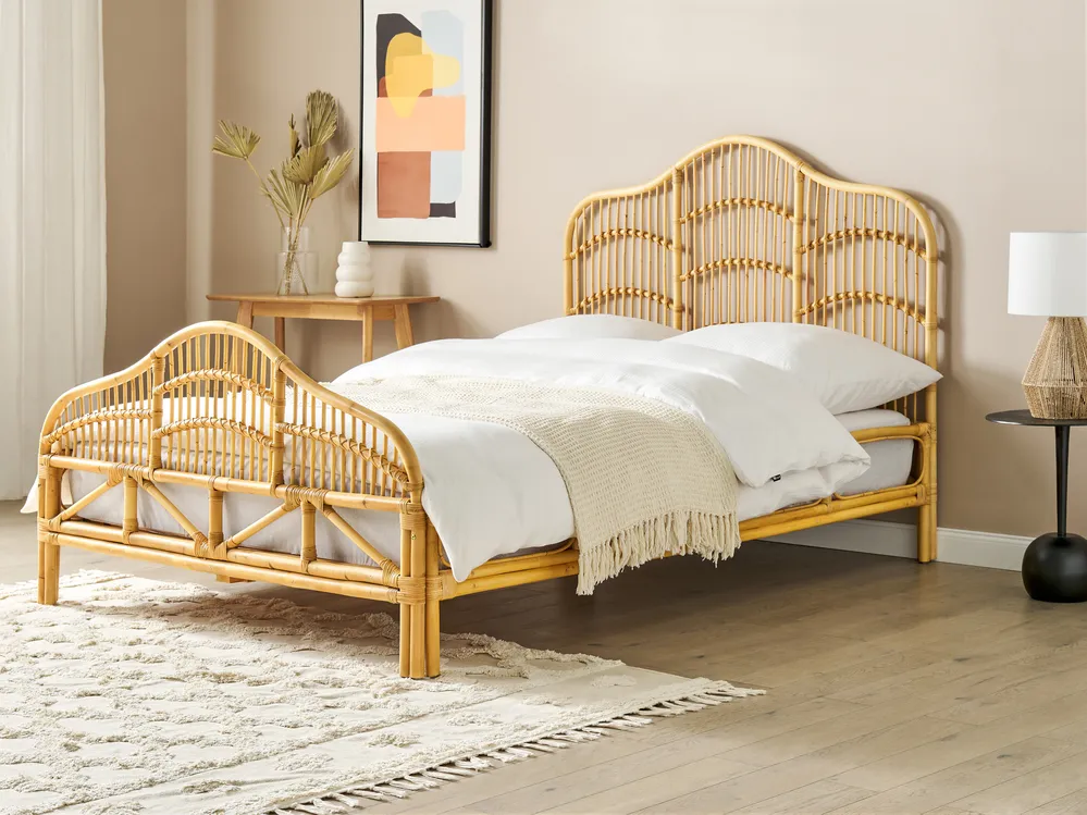 Bett mit Lattenrost Rattan DOMEYROT 140 x 200 cm Hellbraun - Beliani.de