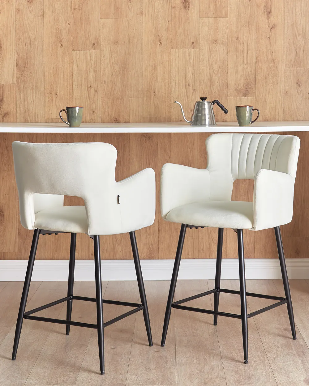 Set mit 2 Barstühlen SANILAC Samtstoff Weiß