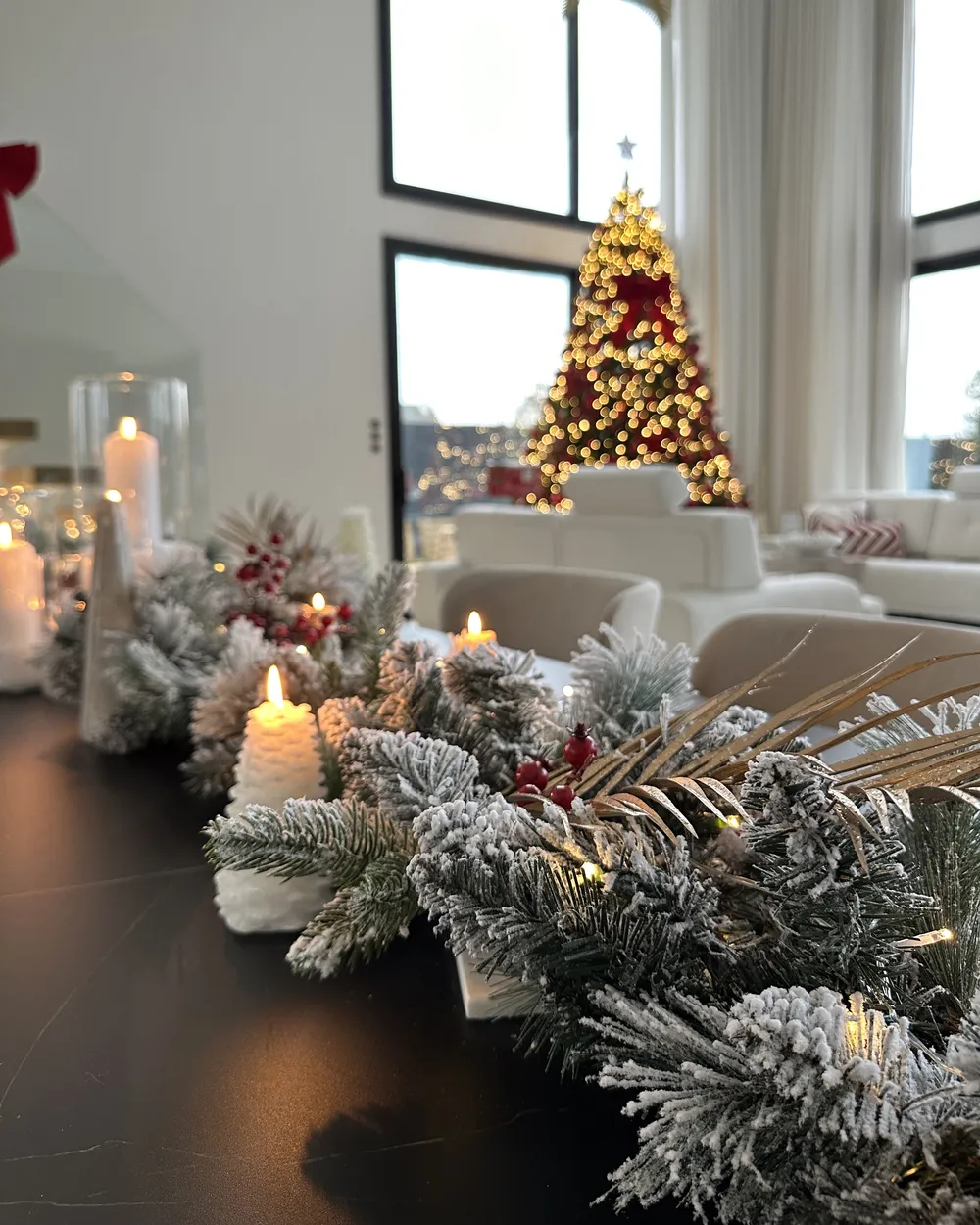 Weihnachtsgirlande Schnee bedeckt LED WHITEHORN 270 cm Weiß_901514