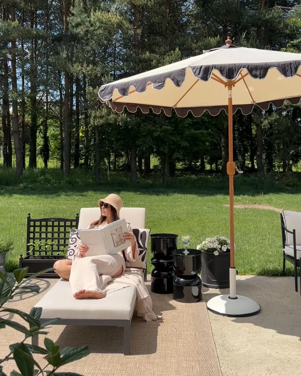 Sonnenliege mit Kissen LARIANO mit Relaxfunktion Metall Hellbeige_1080462