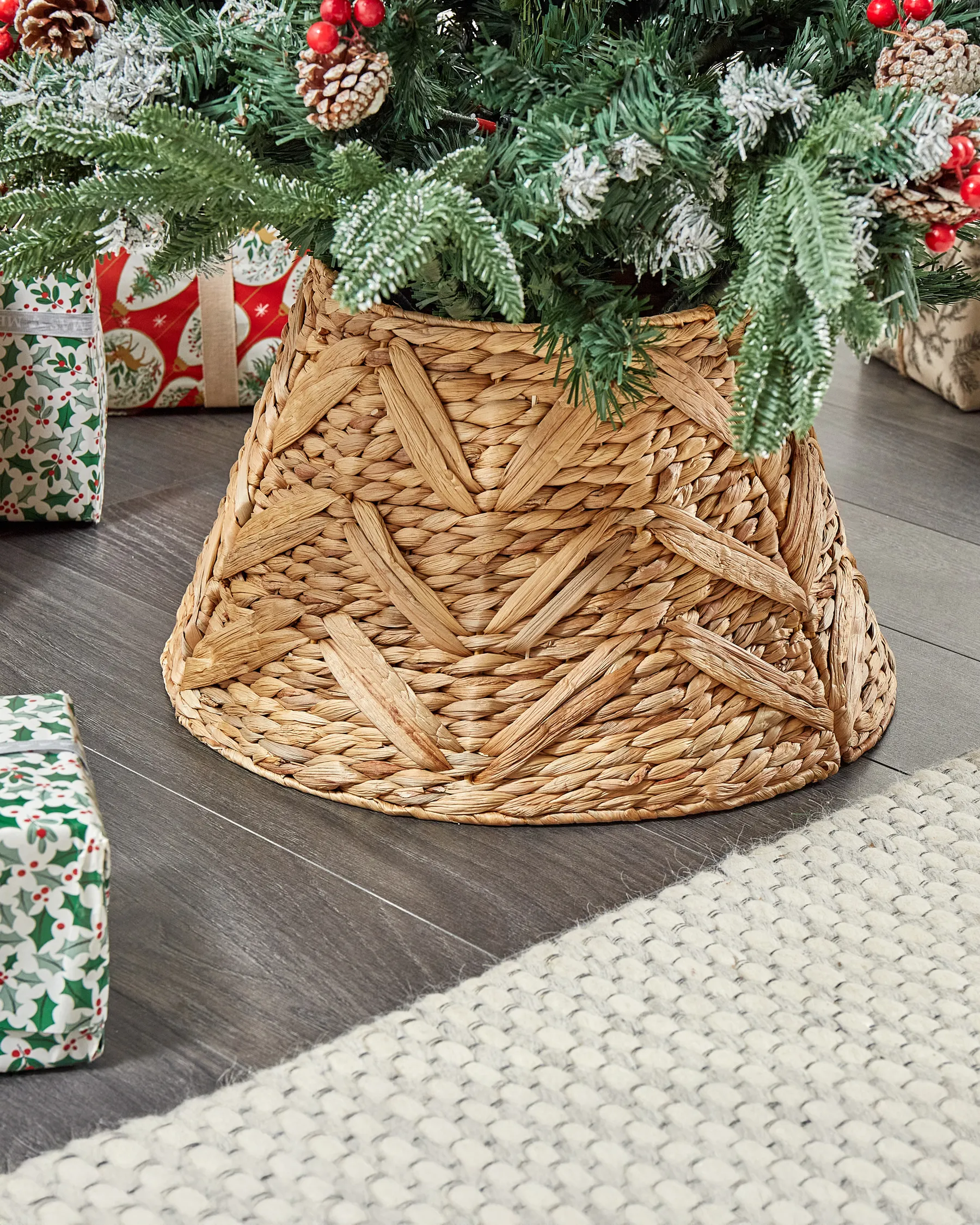 Weihnachtsbaumkragen FLATEYRI 45 cm Wasserhyazinthe Naturfarben_880250