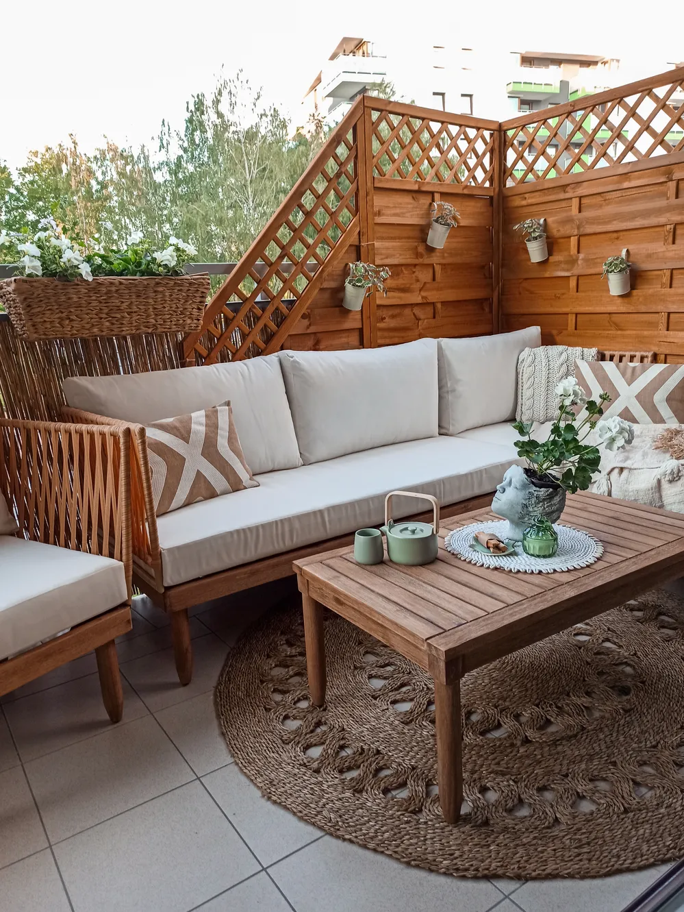 Lounge Set mit Tisch 4-Sitzer CREMONA Akazienholz Hellbraun / Cremeweiß linksseitig_806285