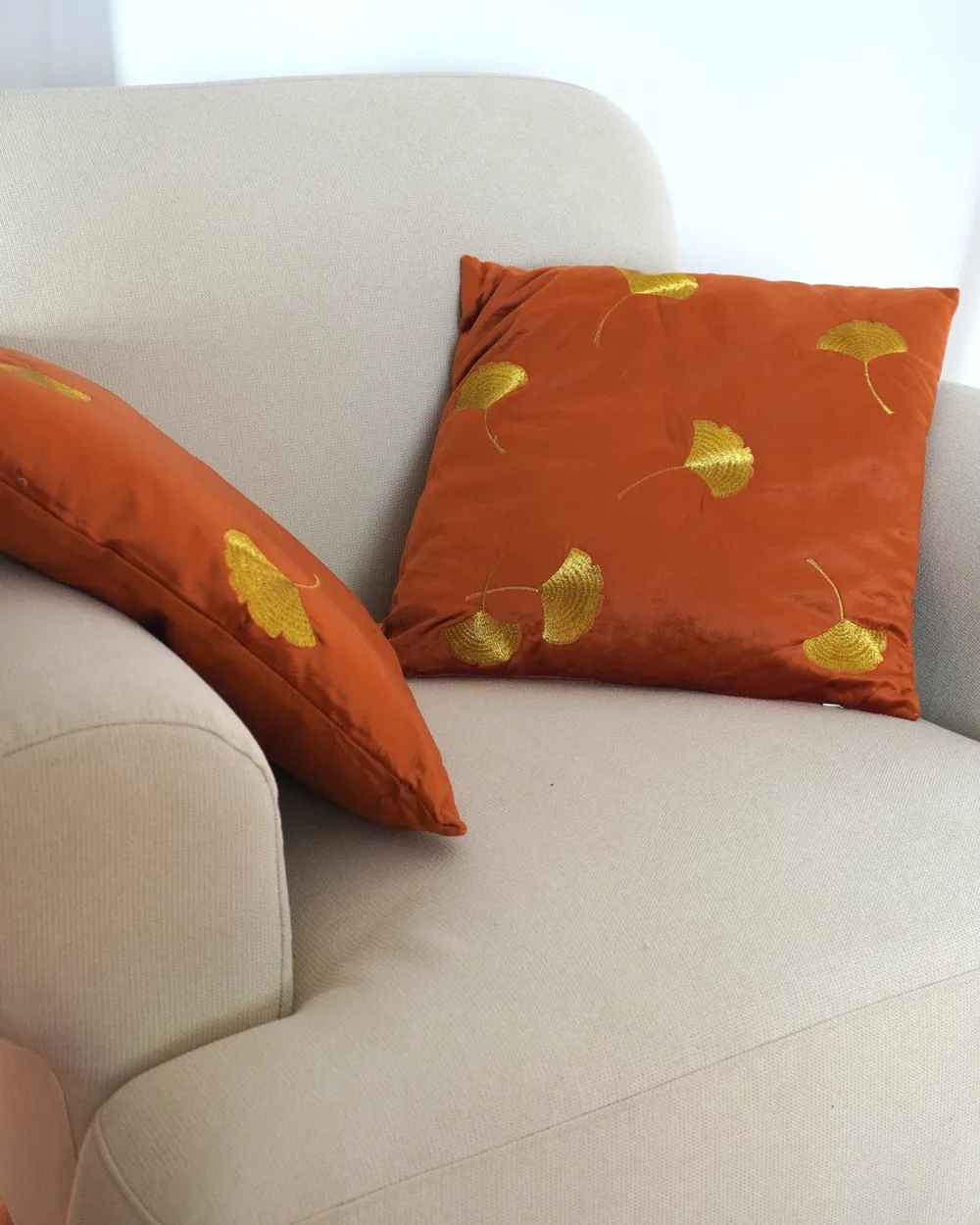 Dekokissen 2er Set TULIP 45 x 45 cm Samtstoff Orange Pflanzenmuster_1019886