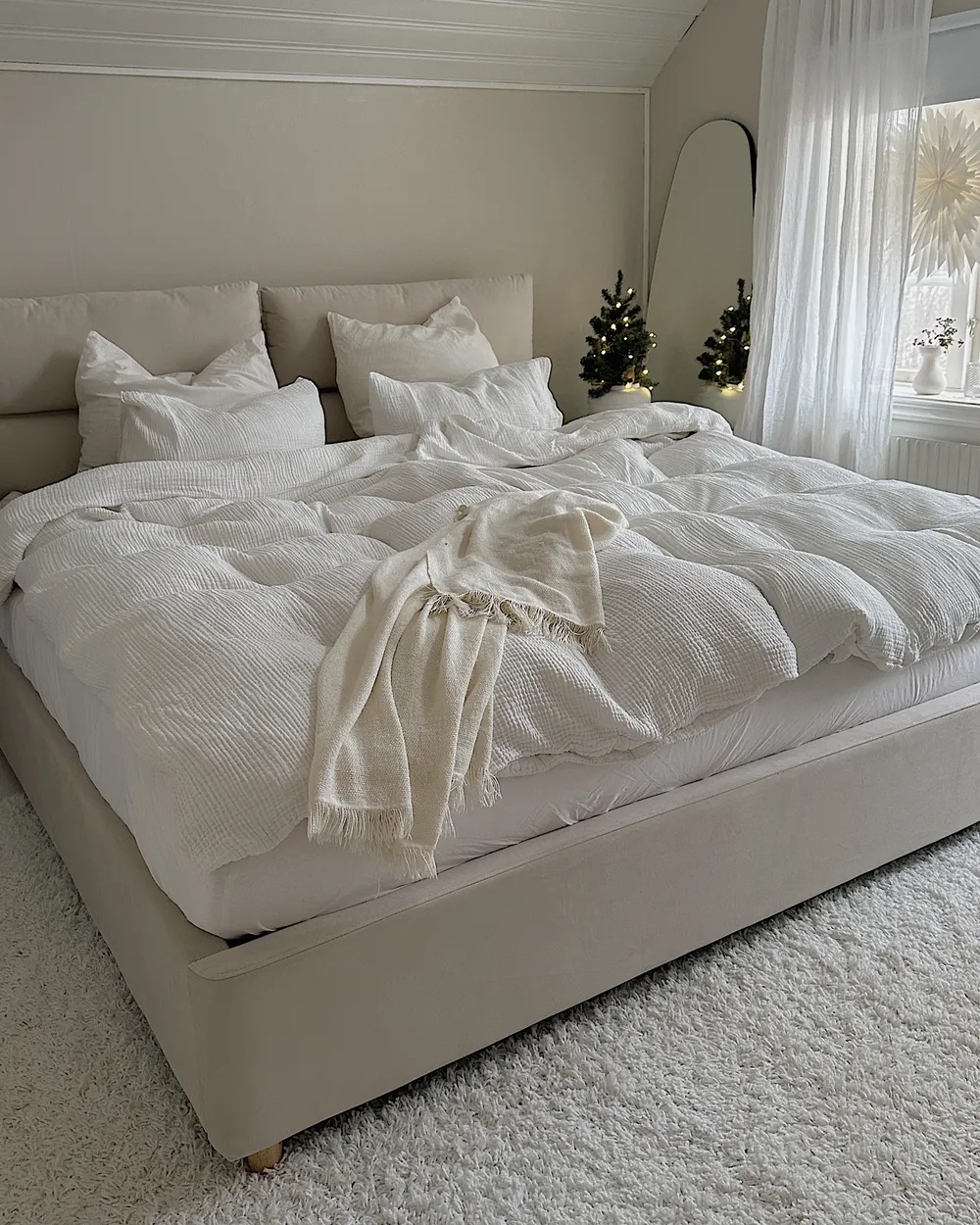 Bett mit Stauraum BATILLY Samtstoff Hellbeige 180 x 200 cm_907302