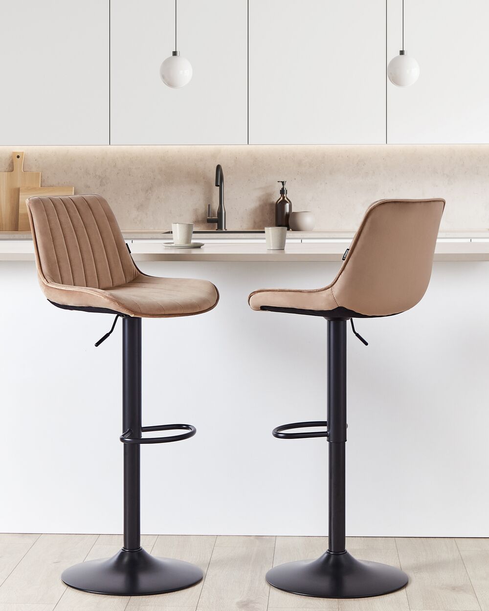 Set van 2 barstoelen DUBROVNIK draaibaar Fluweel Lichtbruin