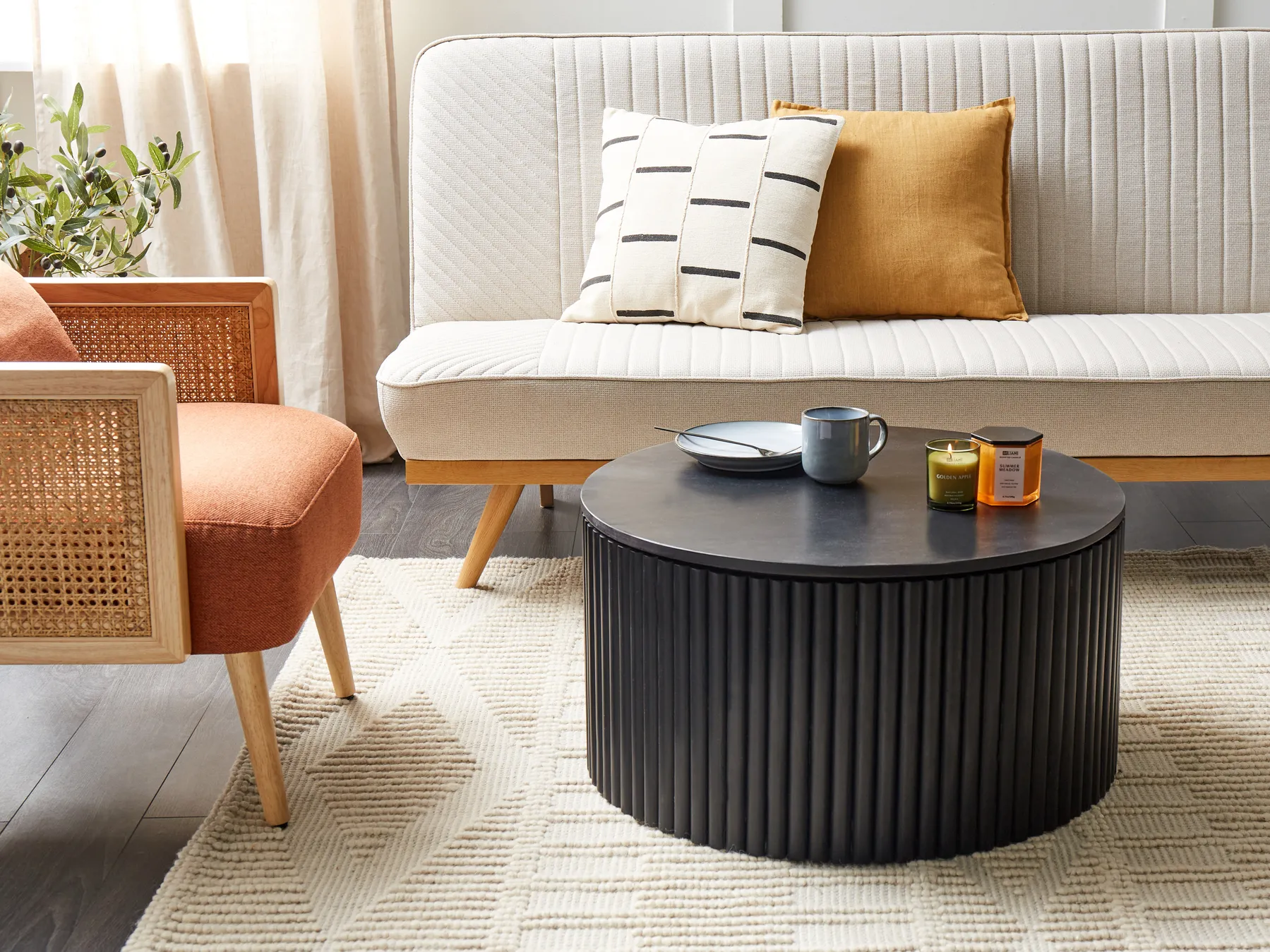 Couchtisch KIRKWOOD mit Stauraum Mangoholz Schwarz_906691