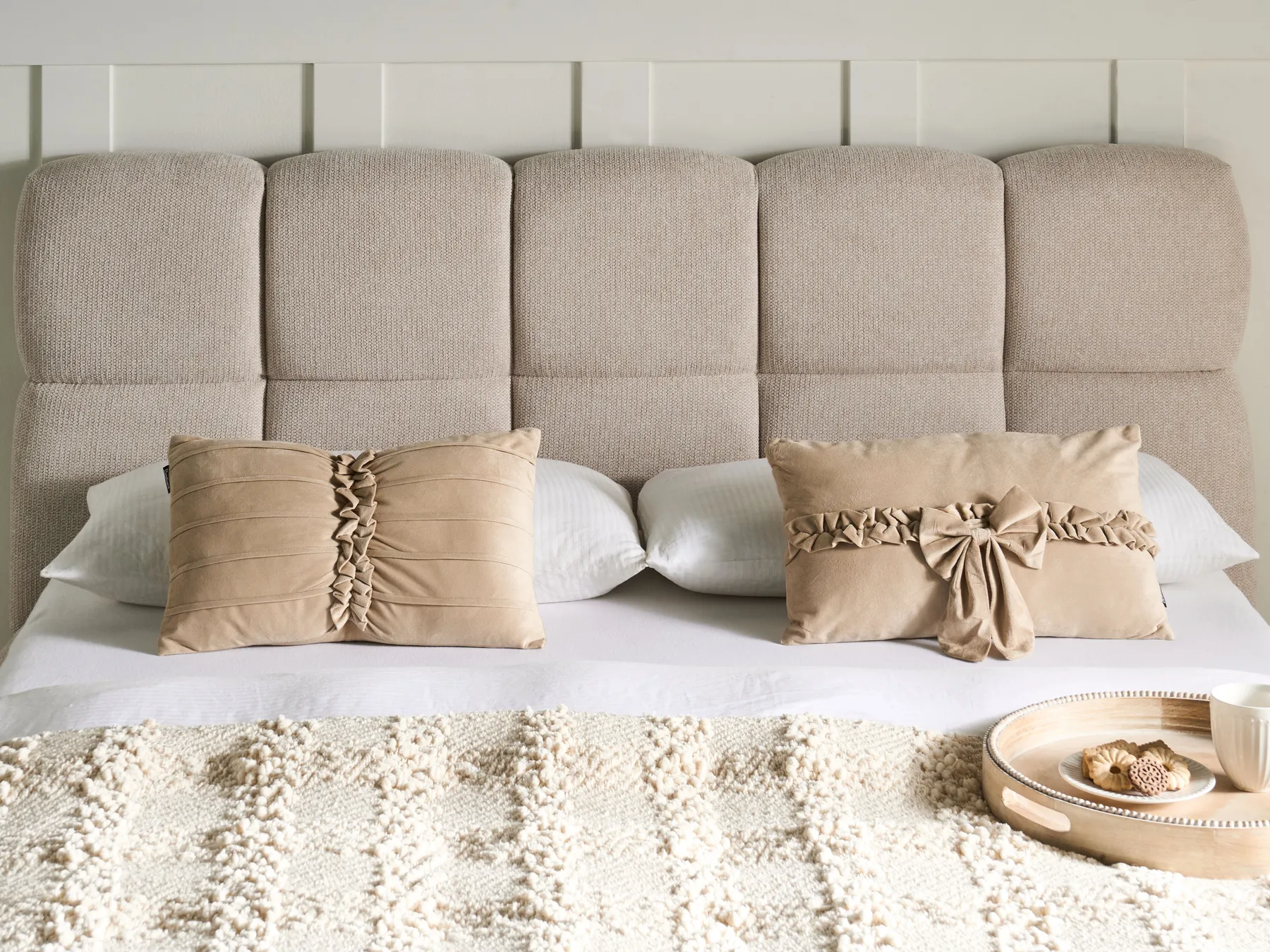 Dekokissen 2er Set BELLE 30 x 50 cm Samtstoff Beige Ohne Muster_1039793