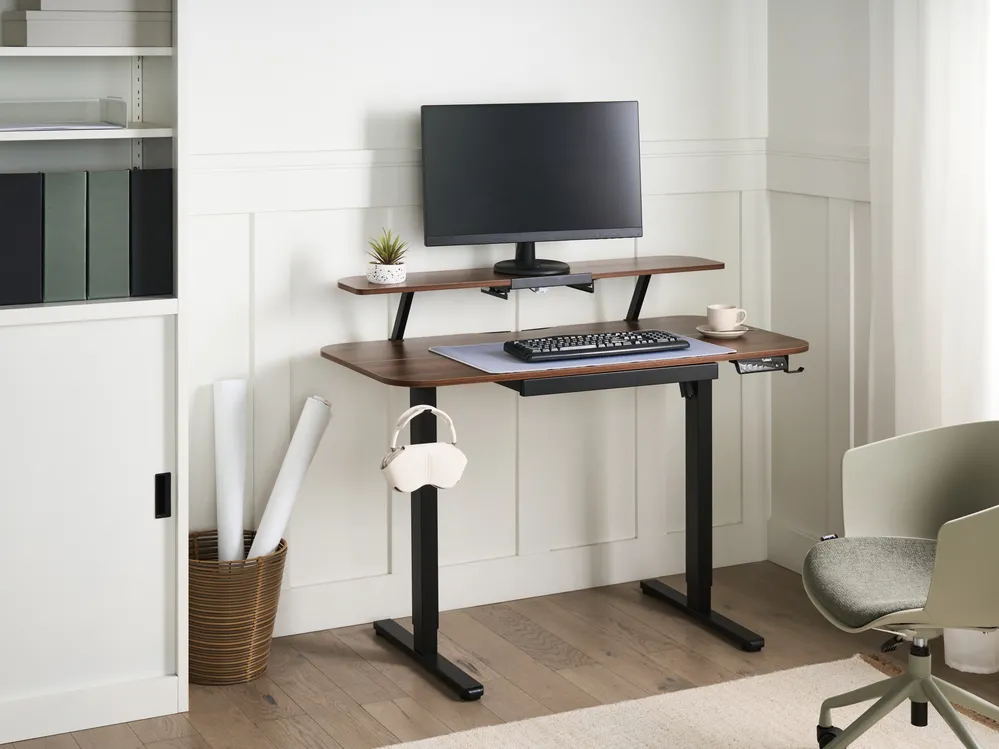 Schreibtisch elektrisch höhenverstellbar WILBANKS 120 cm 60 cm mit USB-Anschluss Braun / Schwarz