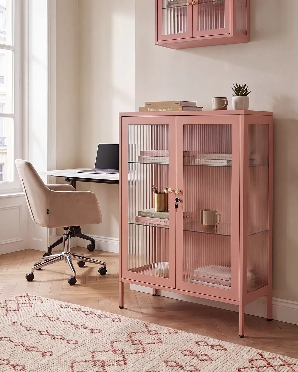 Vitrine mit Glastüren HARLYN  90 cm Metall Pfirsichrosa