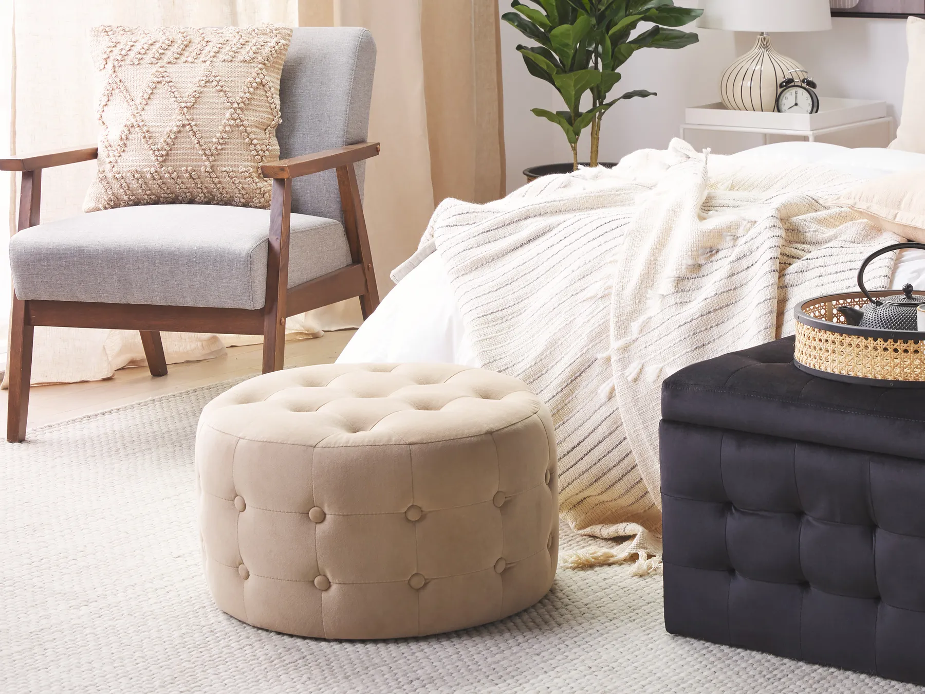 Pouf TAMPA Samtstoff Sandbeige_816584