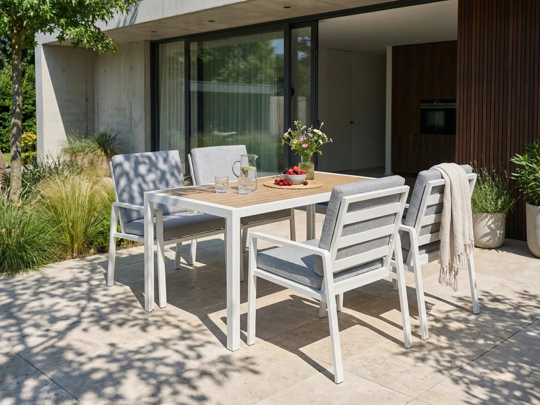 Gartenmöbel Set 4-Sitzer VISSO Grau / Weiß_1047408