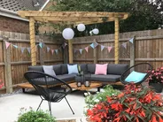 Garten Ecksofa mit Tisch 5-Sitzer MYKONOS zertifiziertes Akazienholz Dunkelgrau rechtsseitig_800615