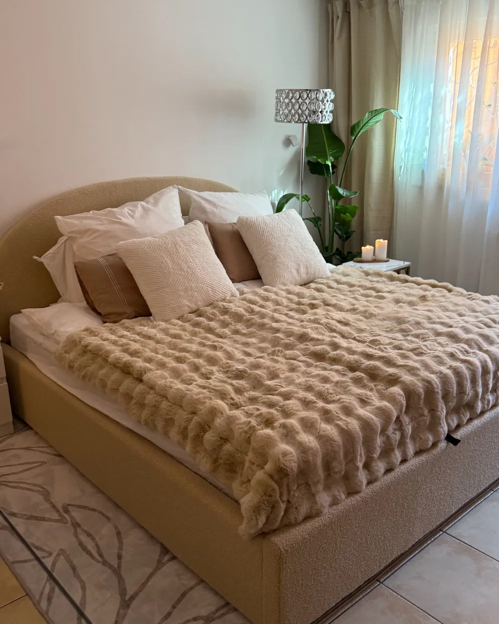 Bett mit Stauraum VAUCLUSE Bouclé Beige 180 x 200 cm_1071676